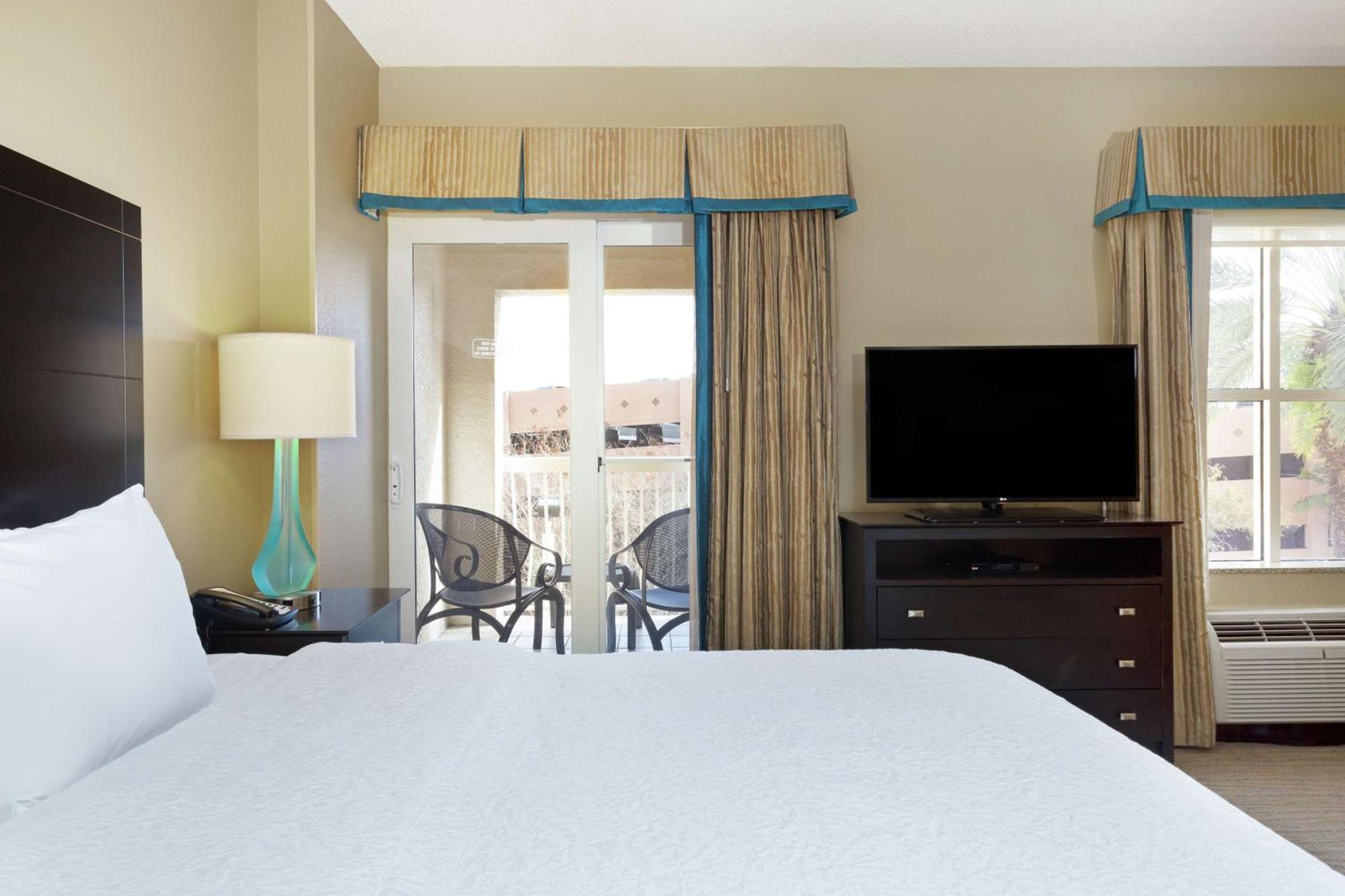 Hampton Inn & Suites St. Petersburg/Downtown Экстерьер фото