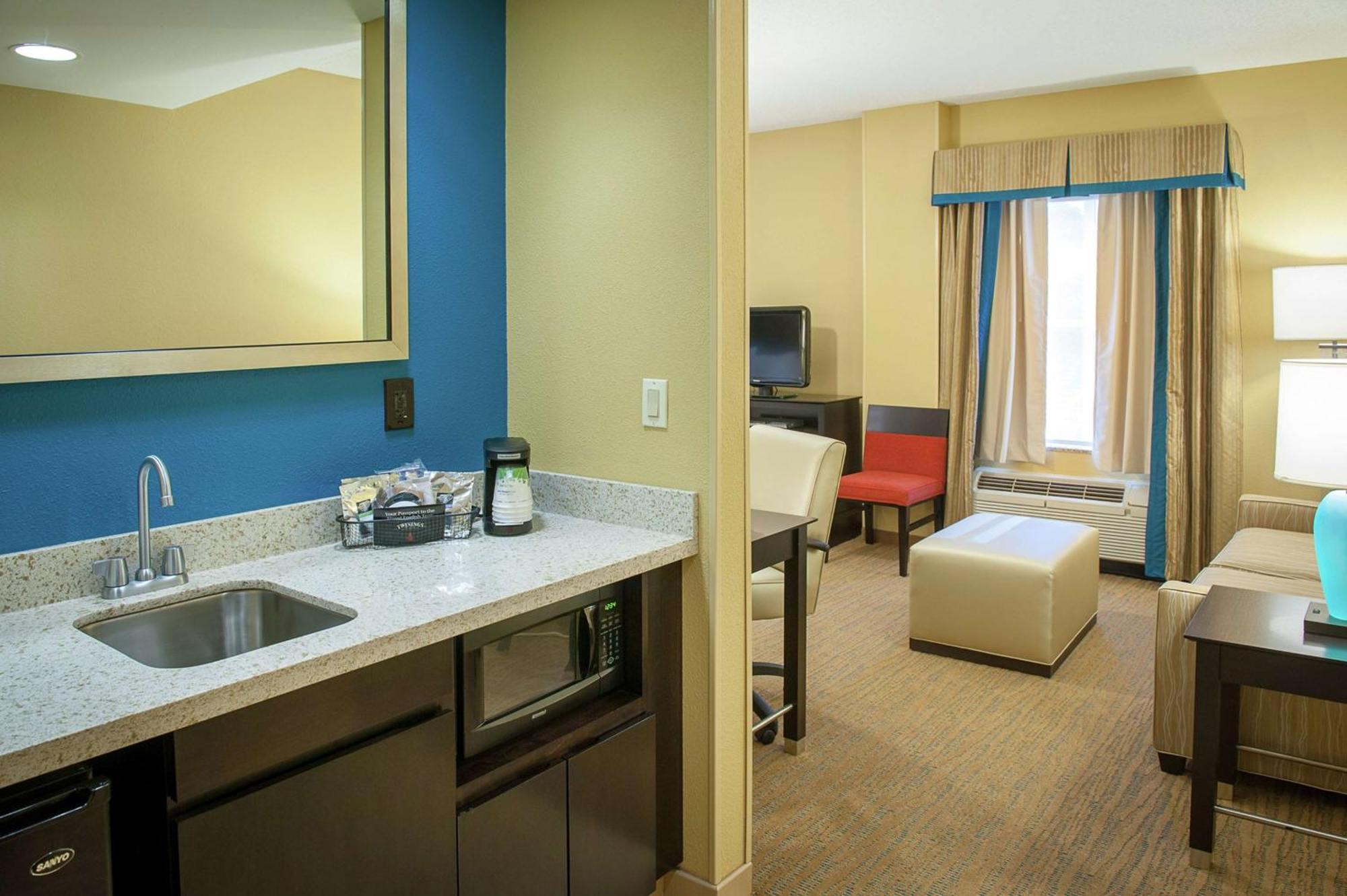 Hampton Inn & Suites St. Petersburg/Downtown Экстерьер фото