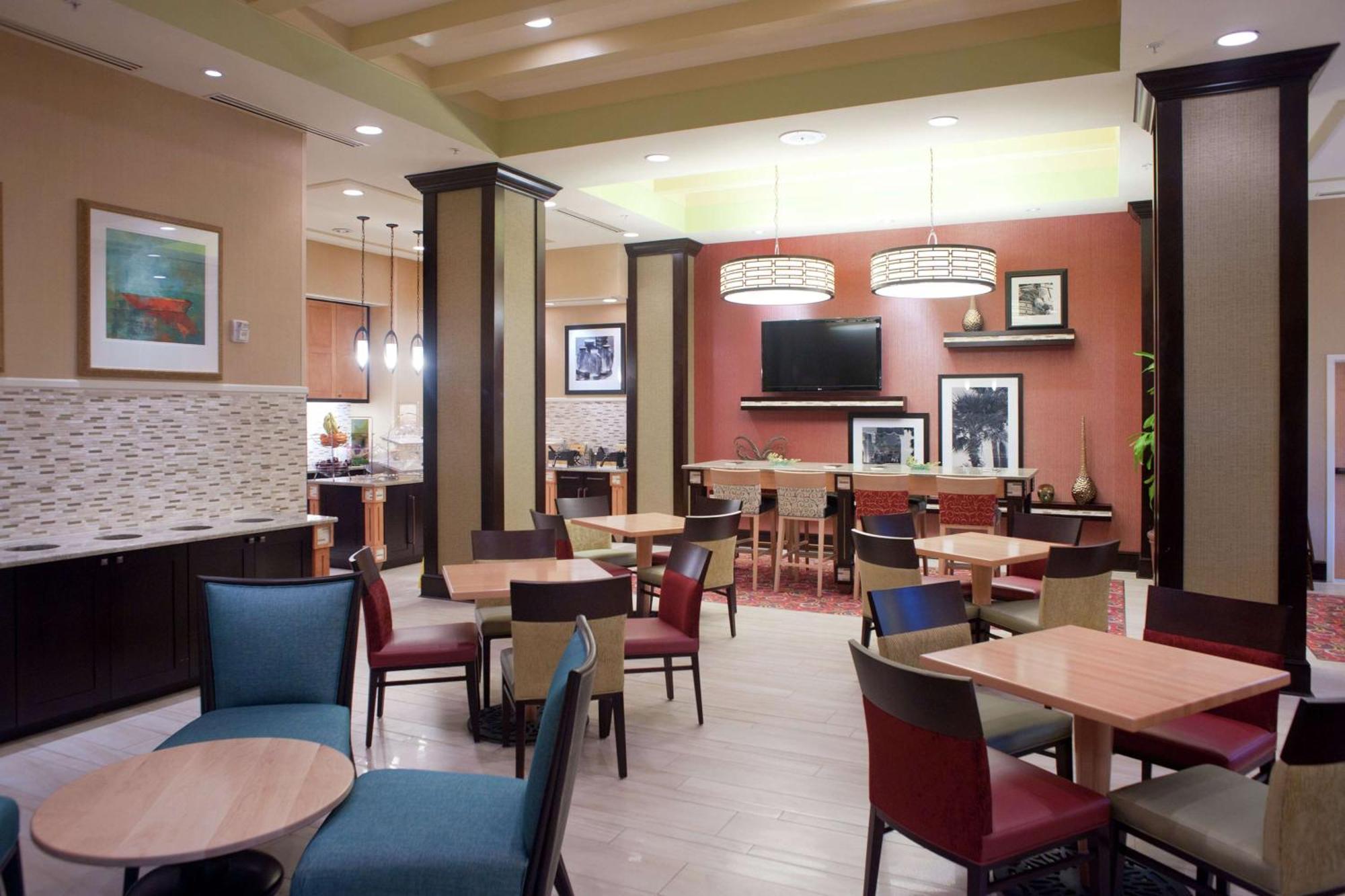 Hampton Inn & Suites St. Petersburg/Downtown Экстерьер фото
