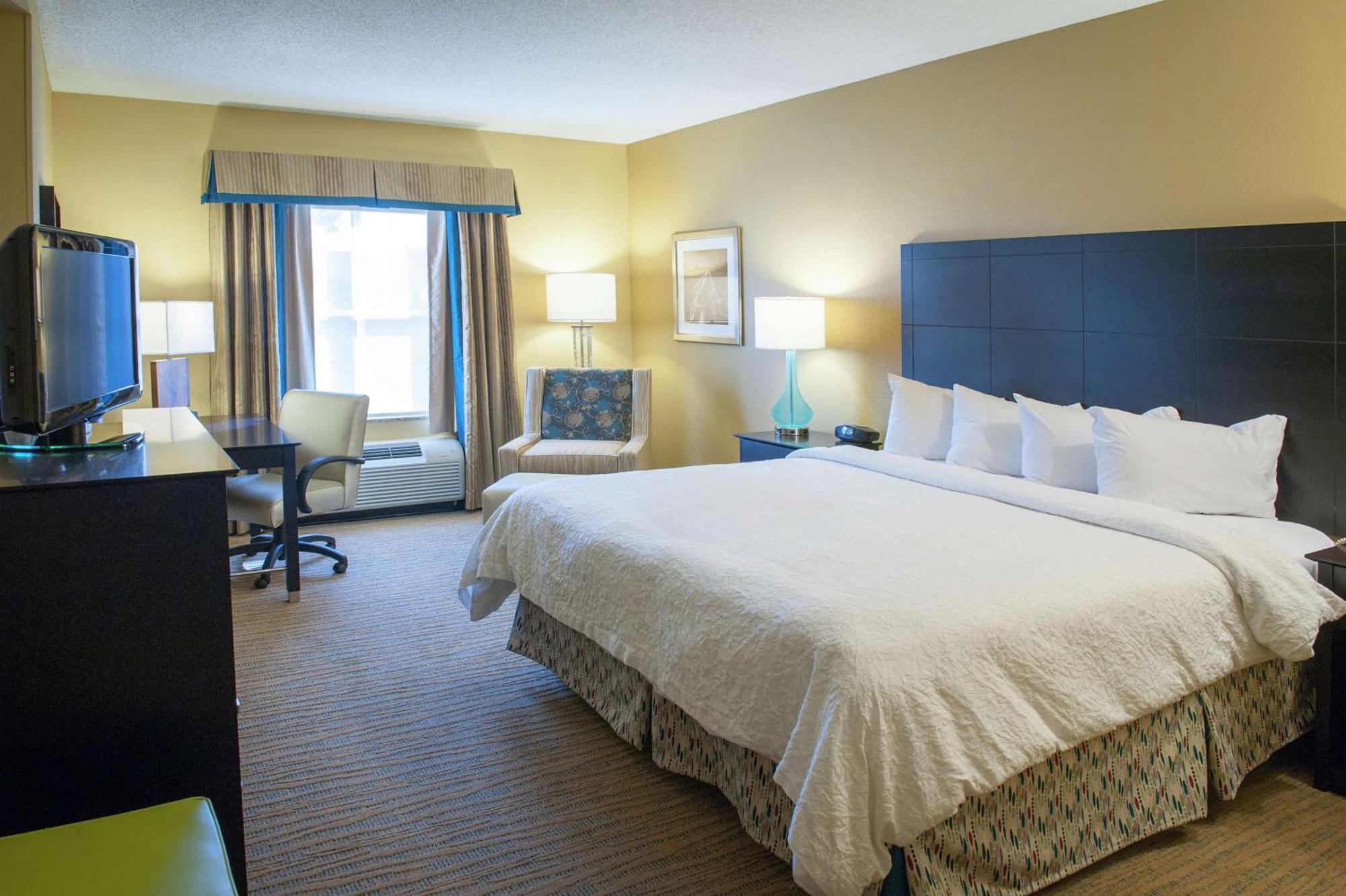 Hampton Inn & Suites St. Petersburg/Downtown Экстерьер фото